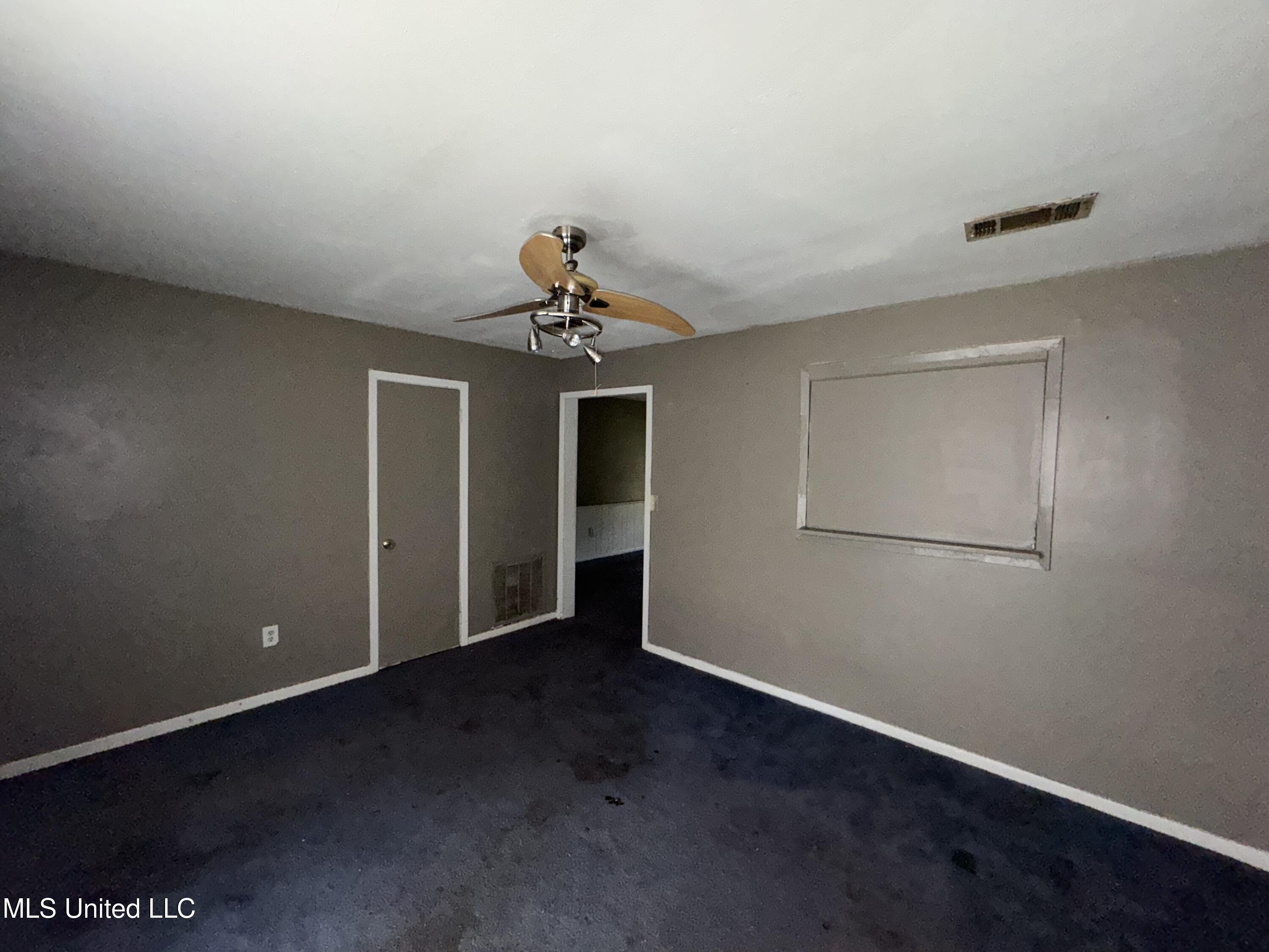 605 1st Street Northeast Magee, MS 39111 - Photo 6 of 25 IMG_9736