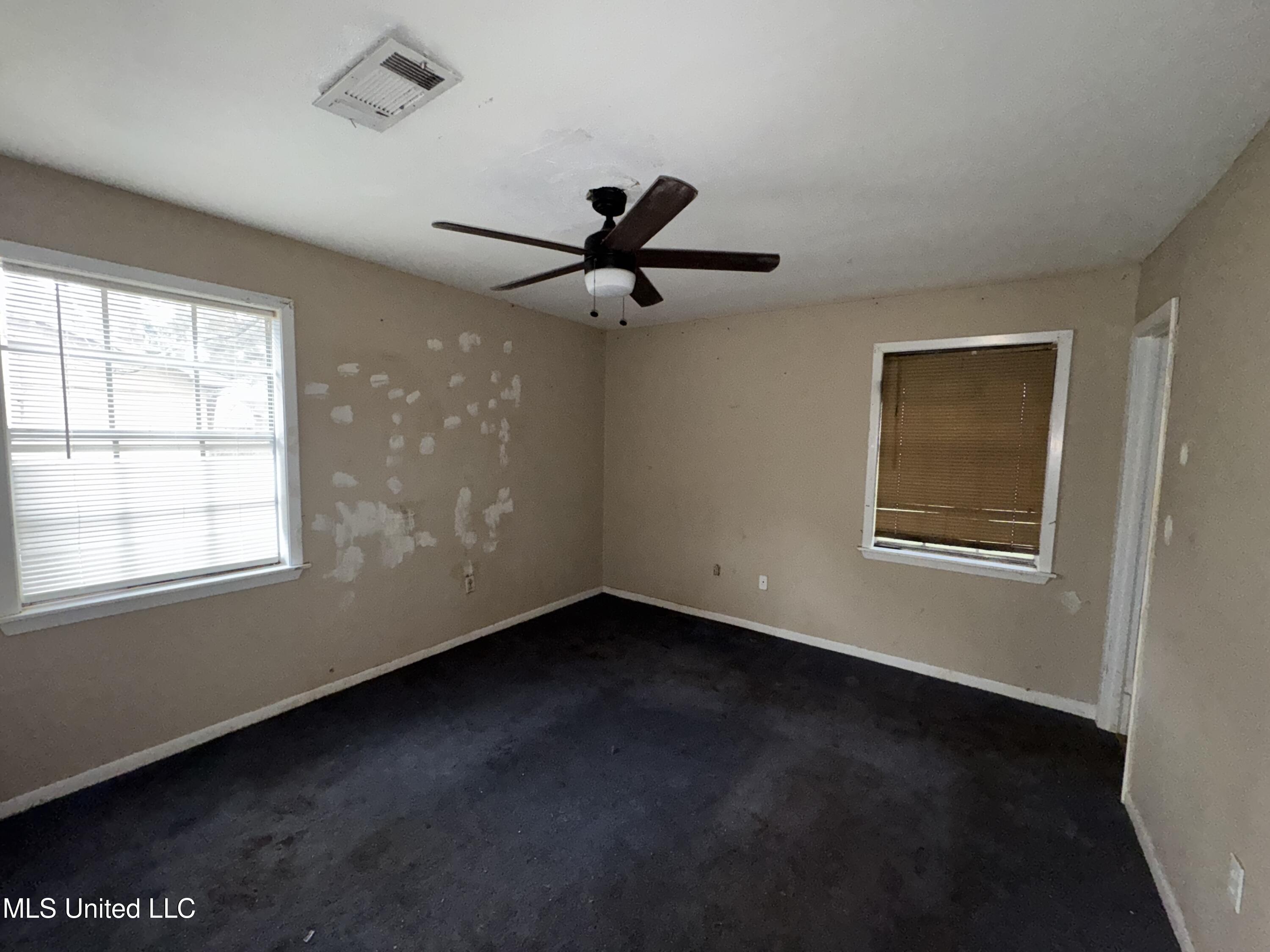 605 1st Street Northeast Magee, MS 39111 - Photo 10 of 25 IMG_9744