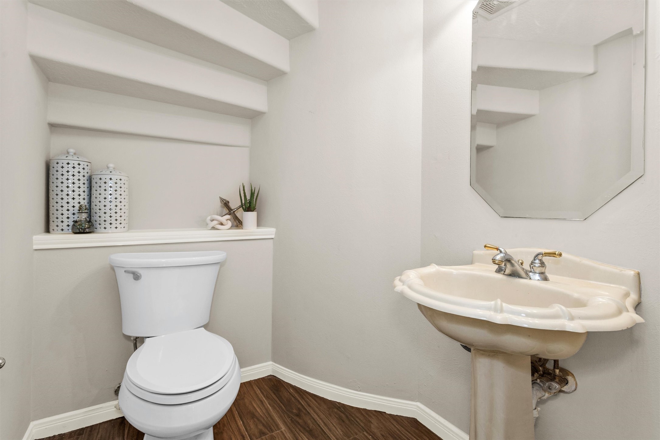 14134 Pollux Court Tomball, TX 77375 - Photo 25 of 50 Half bath off den
