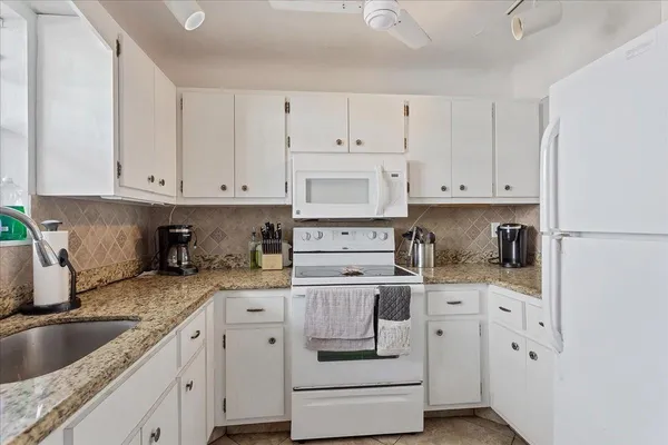 $155,000 | 2160 Northeast 36th Street, Unit 36, Lighthouse Point, FL 33064