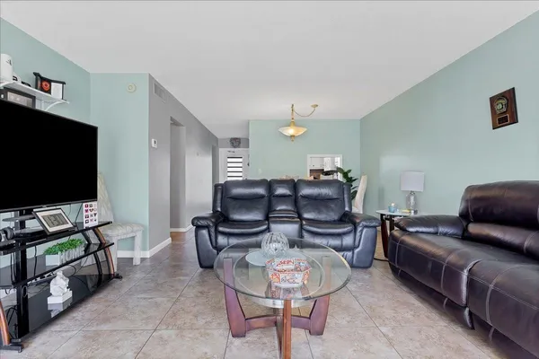 $155,000 | 2160 Northeast 36th Street, Unit 36, Lighthouse Point, FL 33064