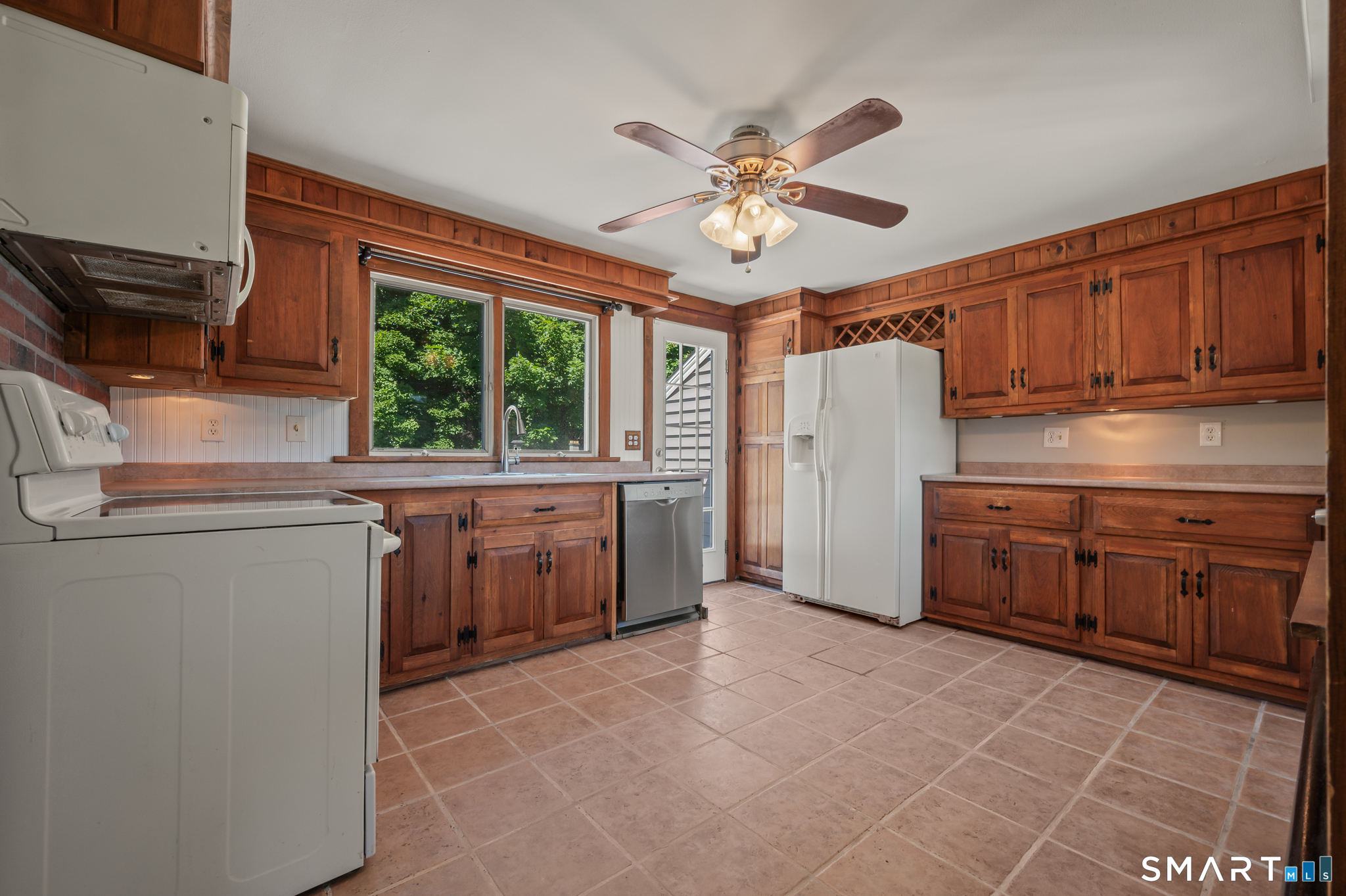 11 Bantle Road Glastonbury, CT 06033 - Photo 11 of 40