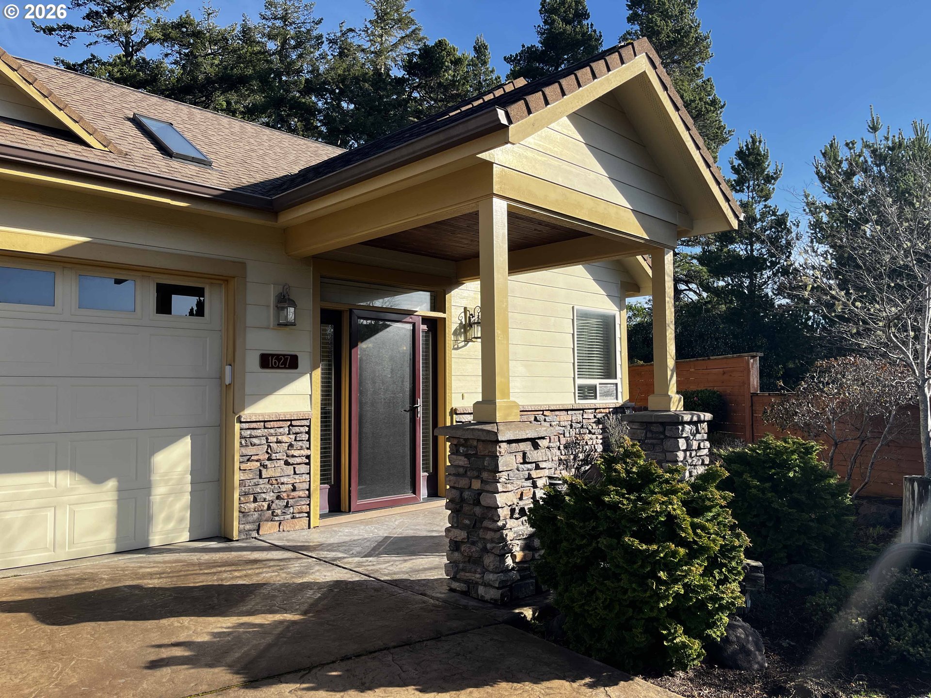 1627 38th Loop Florence, OR 97439 - Photo 5 of 45