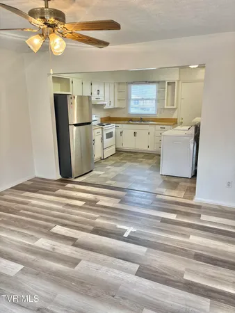 $1,200 | 107 Creek Drive, Unit 12, Johnson City, TN 37615