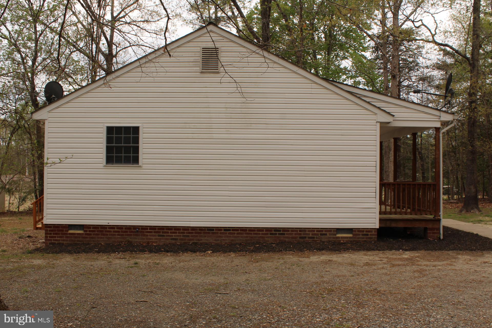 9448 Ladysmith Road Ruther Glen, VA 22546 - Photo 8 of 41 Exterior view