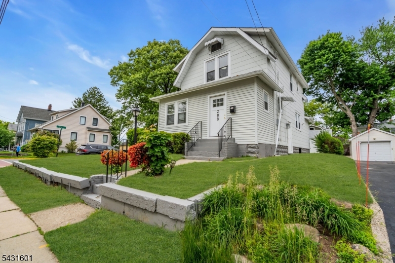 288 Harrison Street Nutley, NJ 07110 - Photo 3 of 37