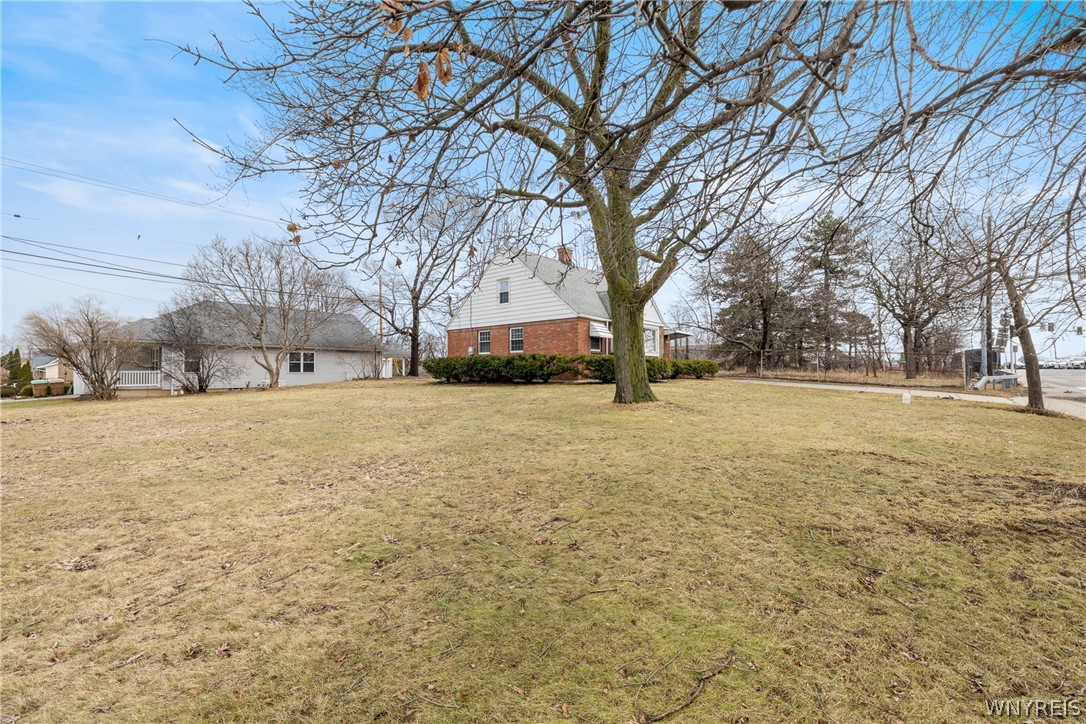 4273 Union Road Cheektowaga, NY 14225 - Photo 4 of 26