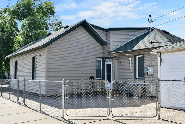$185,000 | 378 East 9th Street, Winona, MN 55987