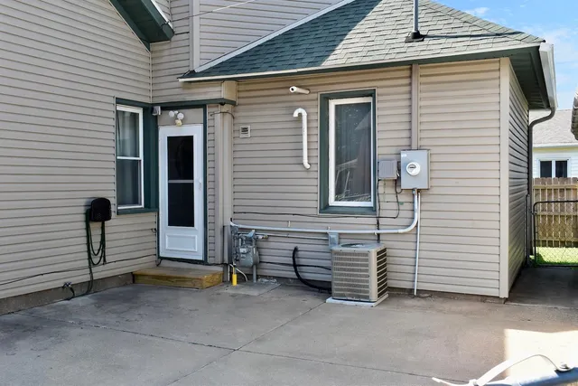 $185,000 | 378 East 9th Street, Winona, MN 55987