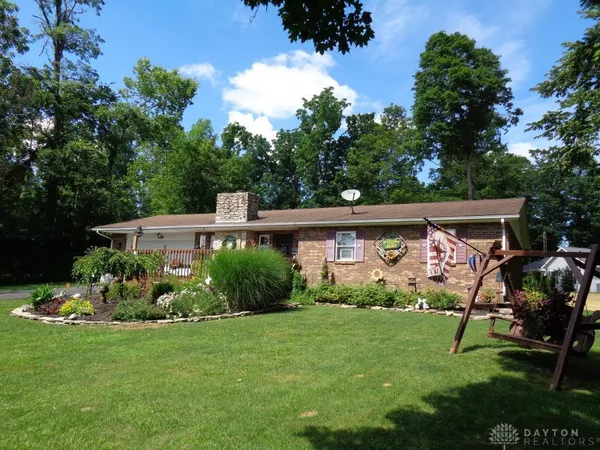 $249,900 | 698 East Lakengren Drive, Eaton, OH 45320