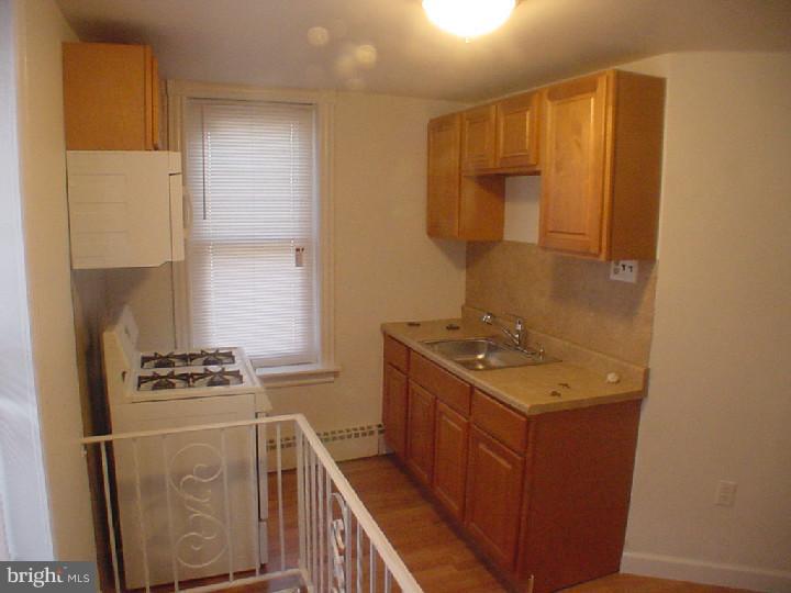 454 Ripka Street Philadelphia, PA 19128 - Photo 2 of 14