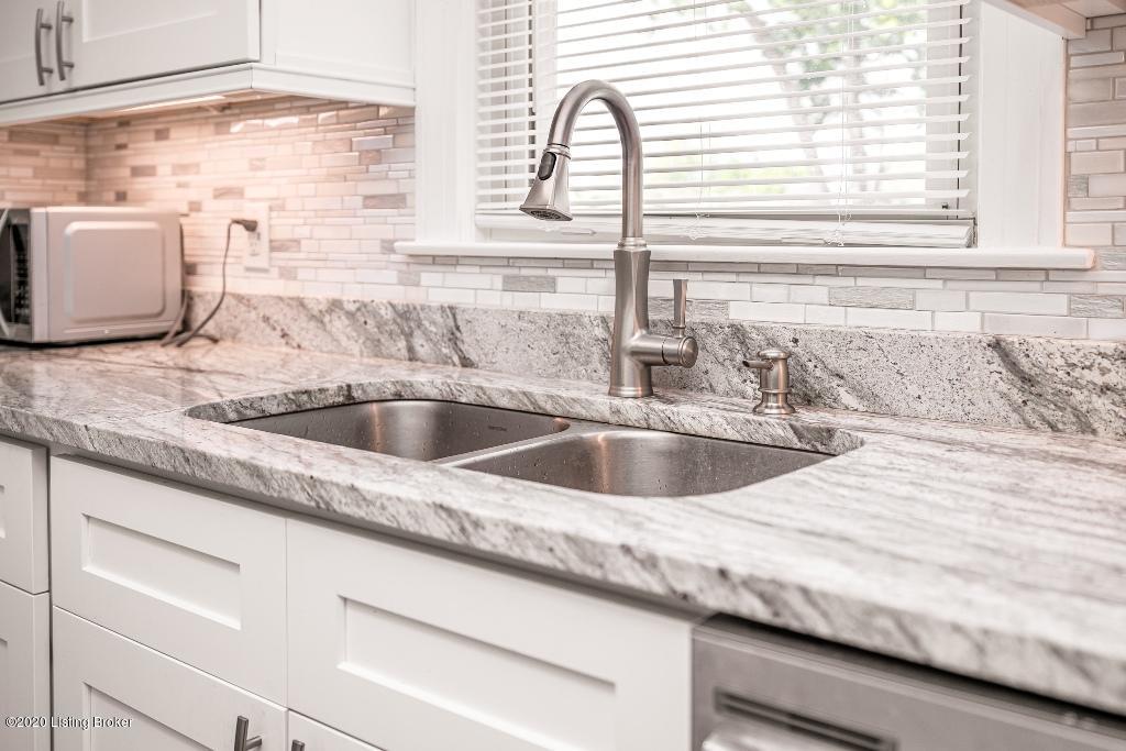 4321 Lowe Road Louisville, KY 40220 - Photo 10 of 26 Kitchen Counters