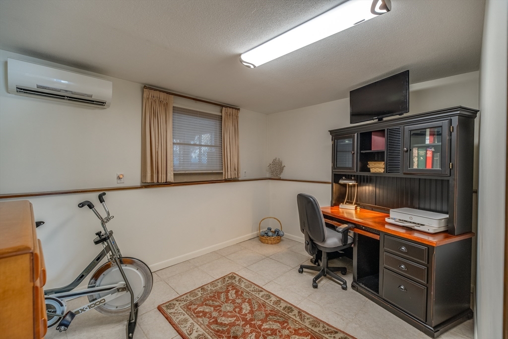 697 Florence Road Northampton, MA 01062 - Photo 27 of 41