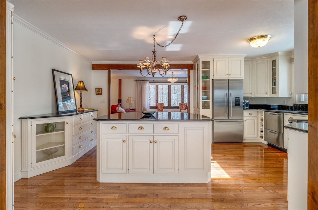 697 Florence Road Northampton, MA 01062 - Photo 10 of 41