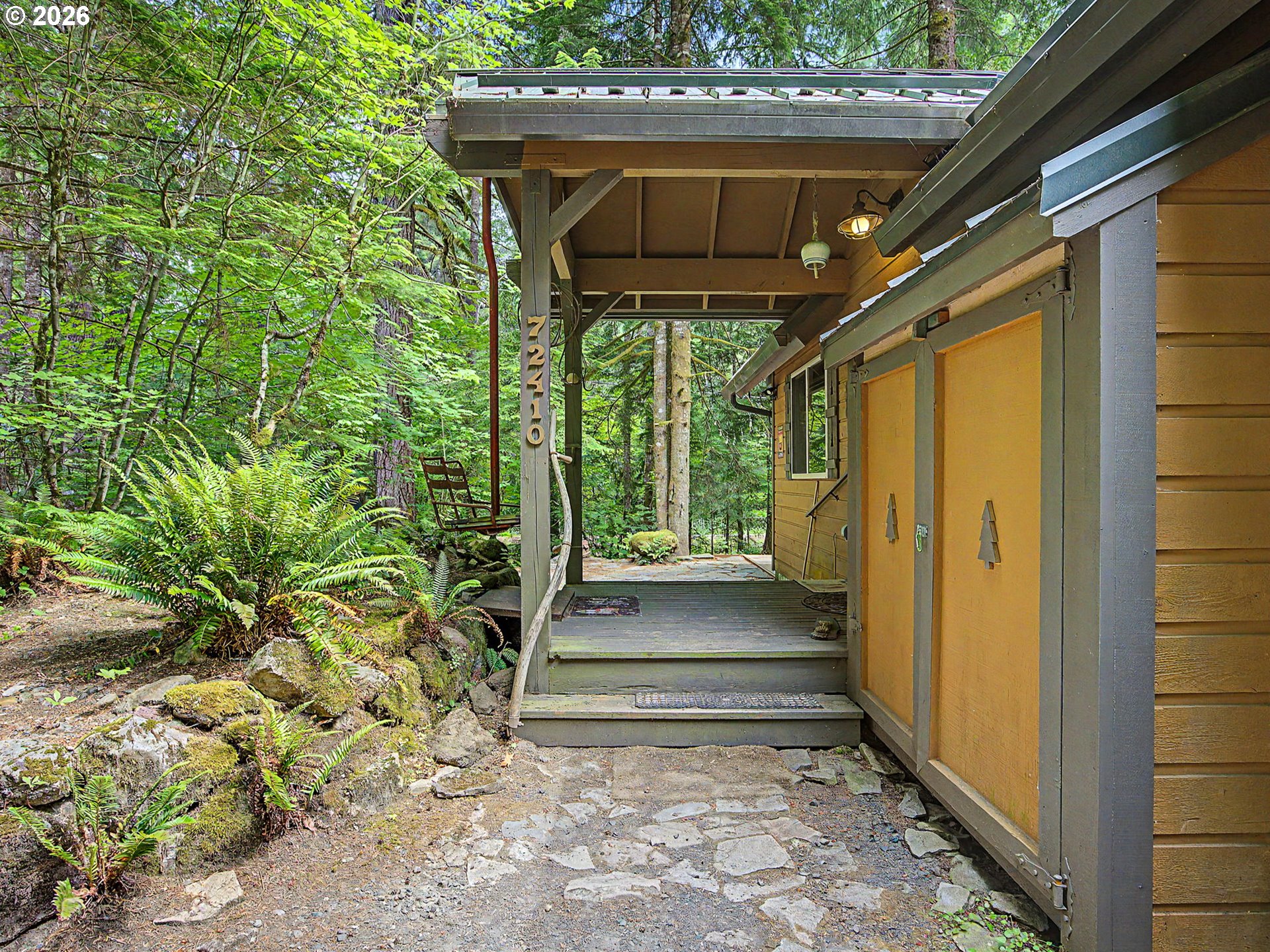 72410 East Smith Loop Rhododendron, OR 97049 - Photo 3 of 43
