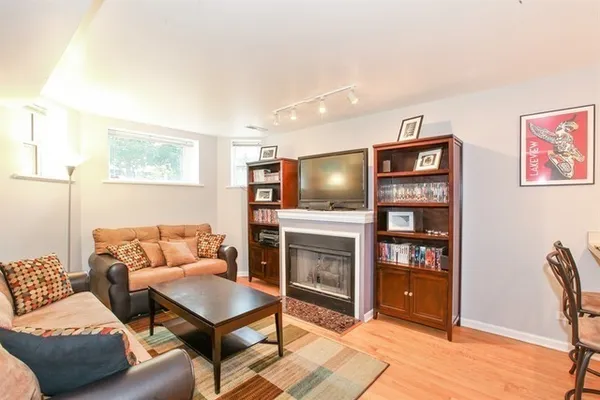 $3,600 | 2839 North Burling Street, Unit G, Chicago, IL 60657