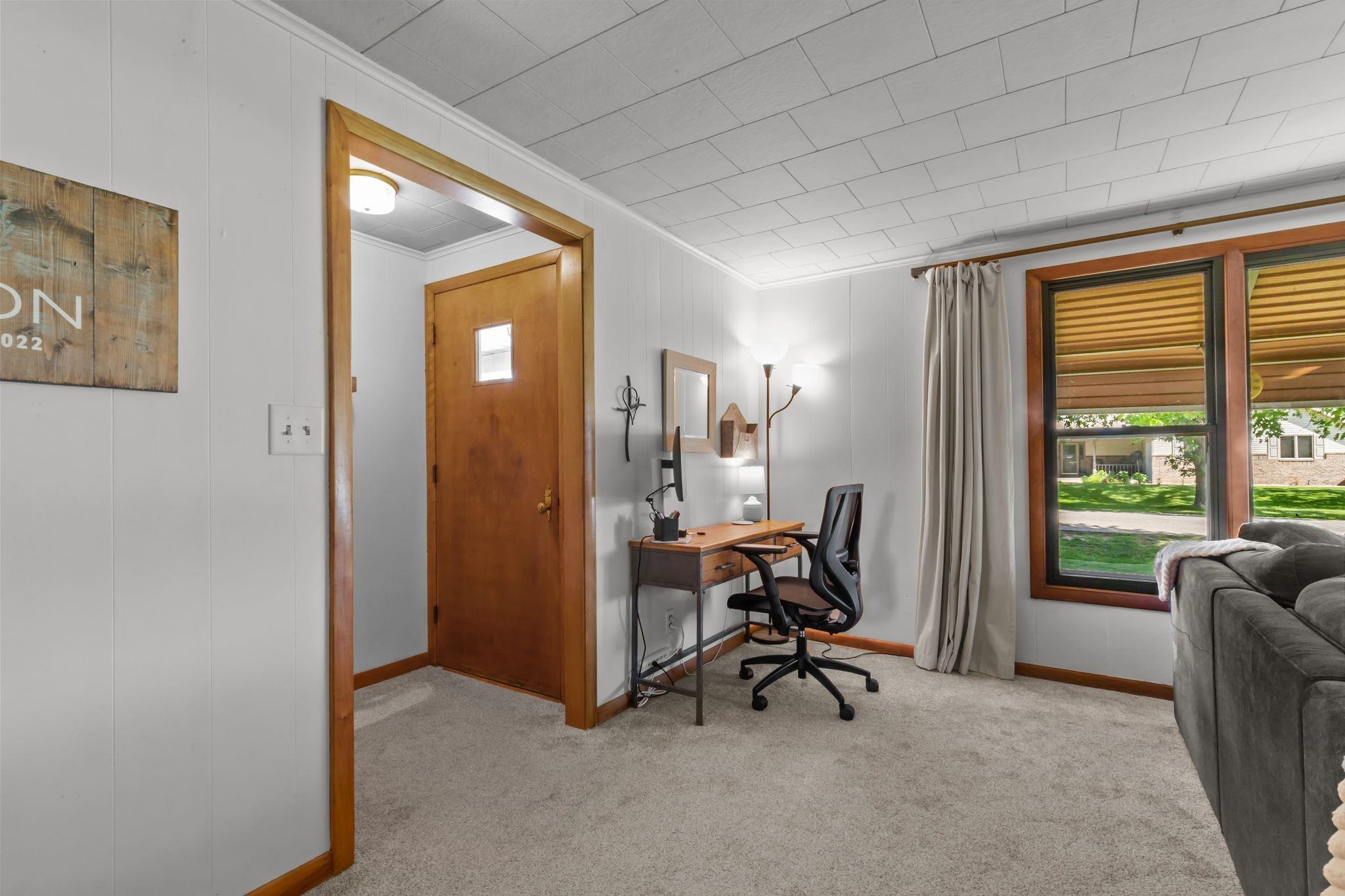 288 Forkin Street Menasha, WI 54952 - Photo 4 of 43
