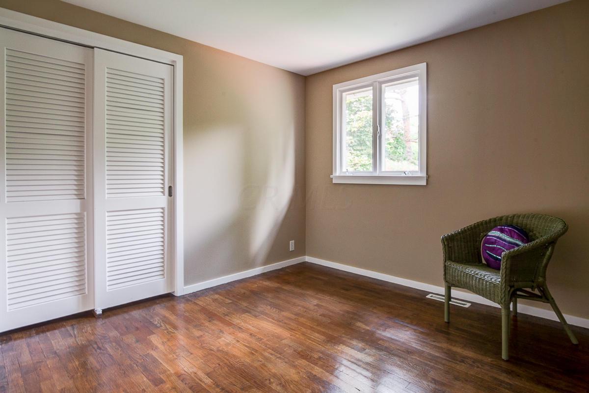 2254 McCoy Road Columbus, OH 43220 - Photo 12 of 34