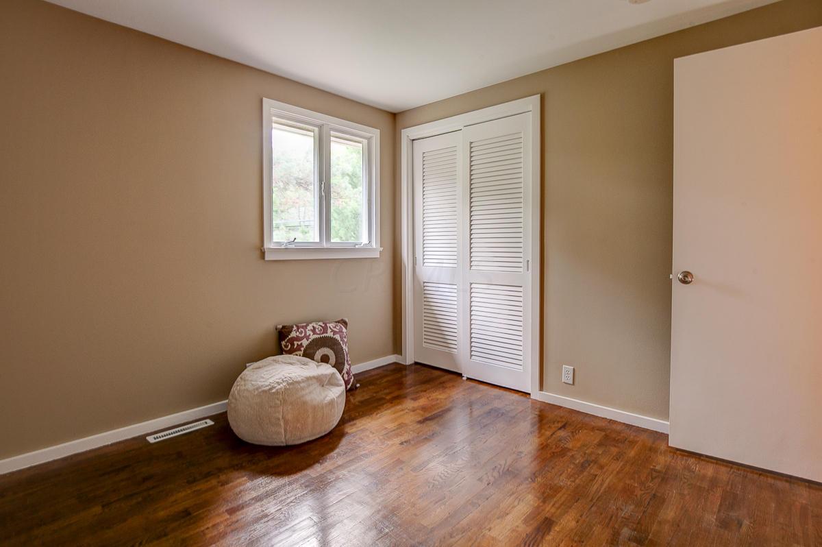 2254 McCoy Road Columbus, OH 43220 - Photo 6 of 34