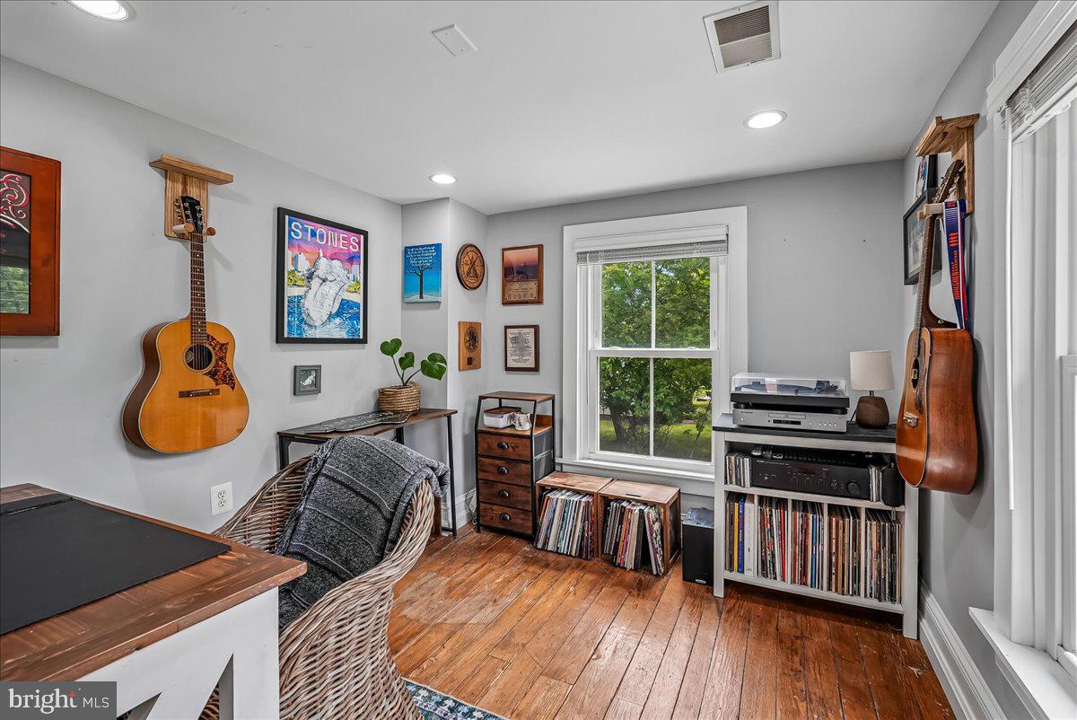 43655 Hay Road Ashburn, VA 20147 - Photo 44 of 68 Bedroom #3 w/HW Floors