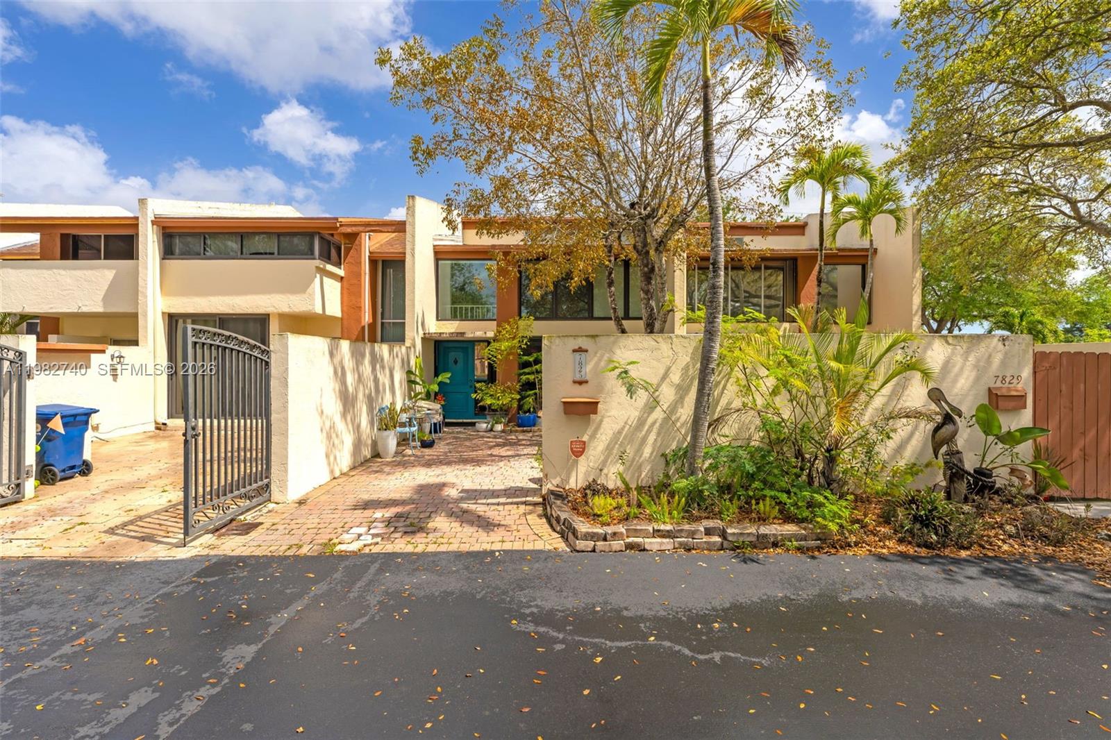 7825 Southwest 103rd Place Miami, FL 33173 - Photo 1 of 47