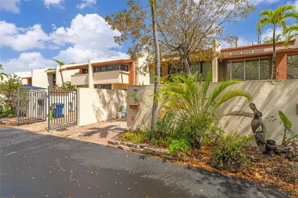 $589,900 | 7825 Southwest 103rd Place, Miami, FL 33173