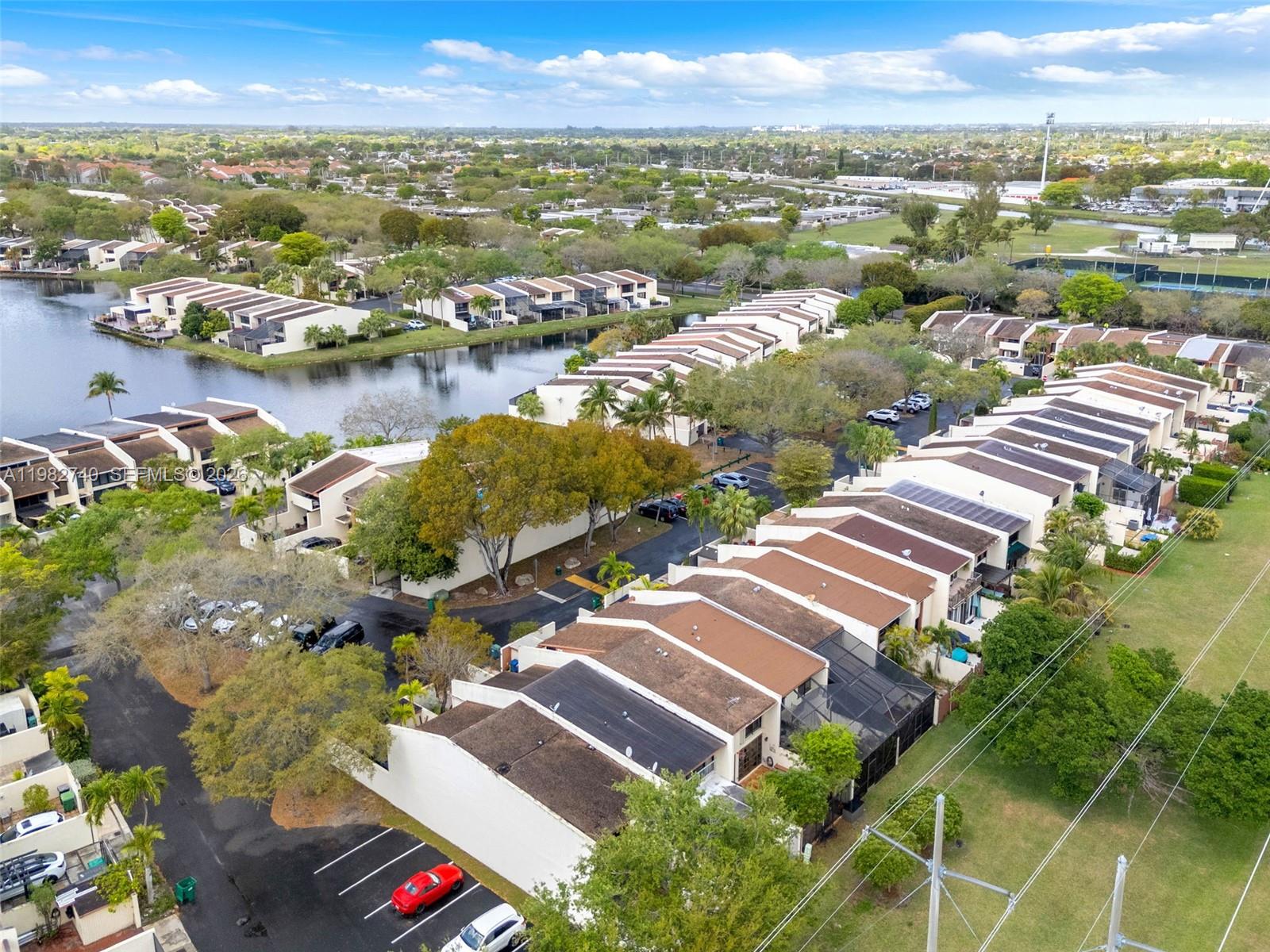 7825 Southwest 103rd Place Miami, FL 33173 - Photo 33 of 47