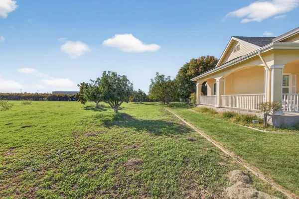 $925,000 | 15185 Curry Avenue, Lodi, CA 95240