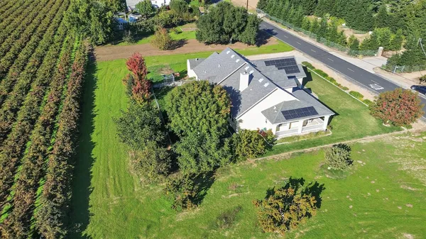 $925,000 | 15185 Curry Avenue, Lodi, CA 95240