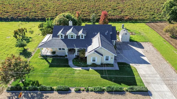 $925,000 | 15185 Curry Avenue, Lodi, CA 95240