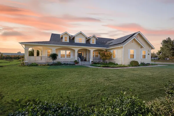 $925,000 | 15185 Curry Avenue, Lodi, CA 95240