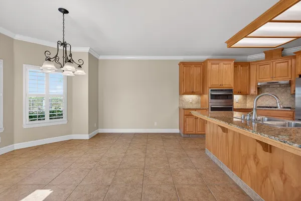 $925,000 | 15185 Curry Avenue, Lodi, CA 95240