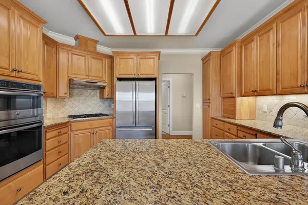 $925,000 | 15185 Curry Avenue, Lodi, CA 95240