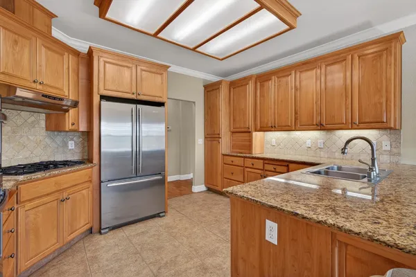 $925,000 | 15185 Curry Avenue, Lodi, CA 95240