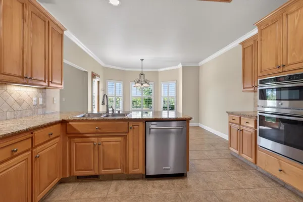 $925,000 | 15185 Curry Avenue, Lodi, CA 95240