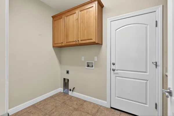 $925,000 | 15185 Curry Avenue, Lodi, CA 95240
