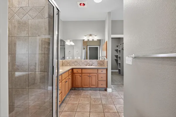 $925,000 | 15185 Curry Avenue, Lodi, CA 95240