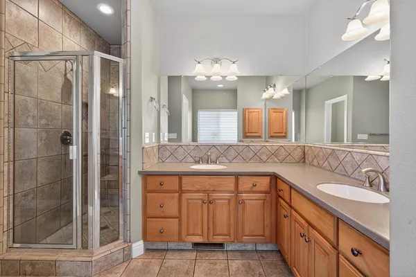 $925,000 | 15185 Curry Avenue, Lodi, CA 95240