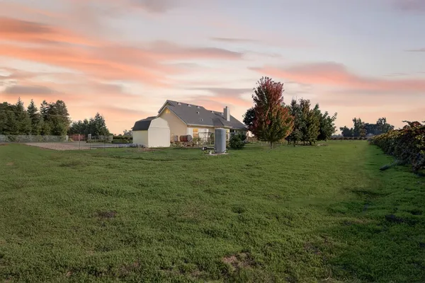 $925,000 | 15185 Curry Avenue, Lodi, CA 95240