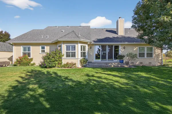 $925,000 | 15185 Curry Avenue, Lodi, CA 95240