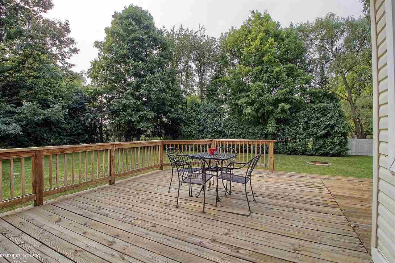 4020 31 Mile Road Washington, MI 48095 - Photo 27 of 31 Deck