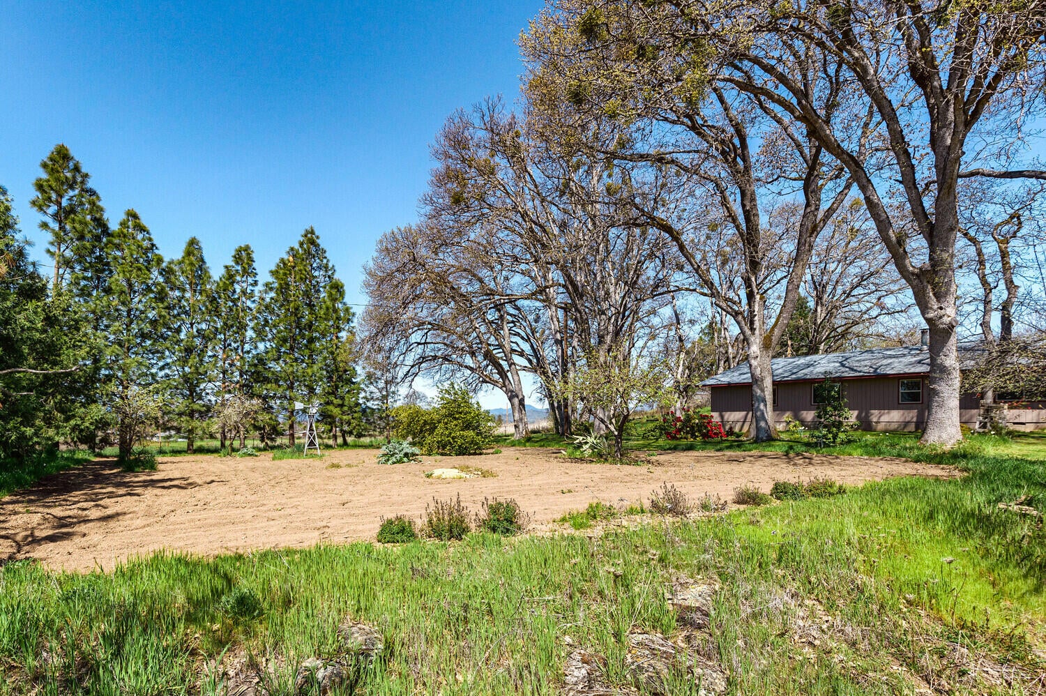 599 Ball Road Eagle Point, OR 97524 - Photo 41 of 52 599 Ball Road (42)