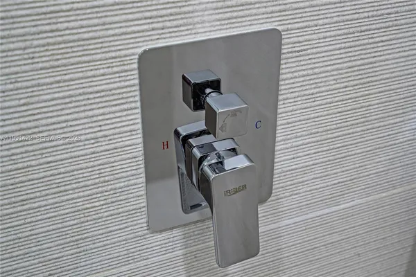 $1,250,000 | 283 Northwest 52nd Street, Unit 283, Miami, FL 33127