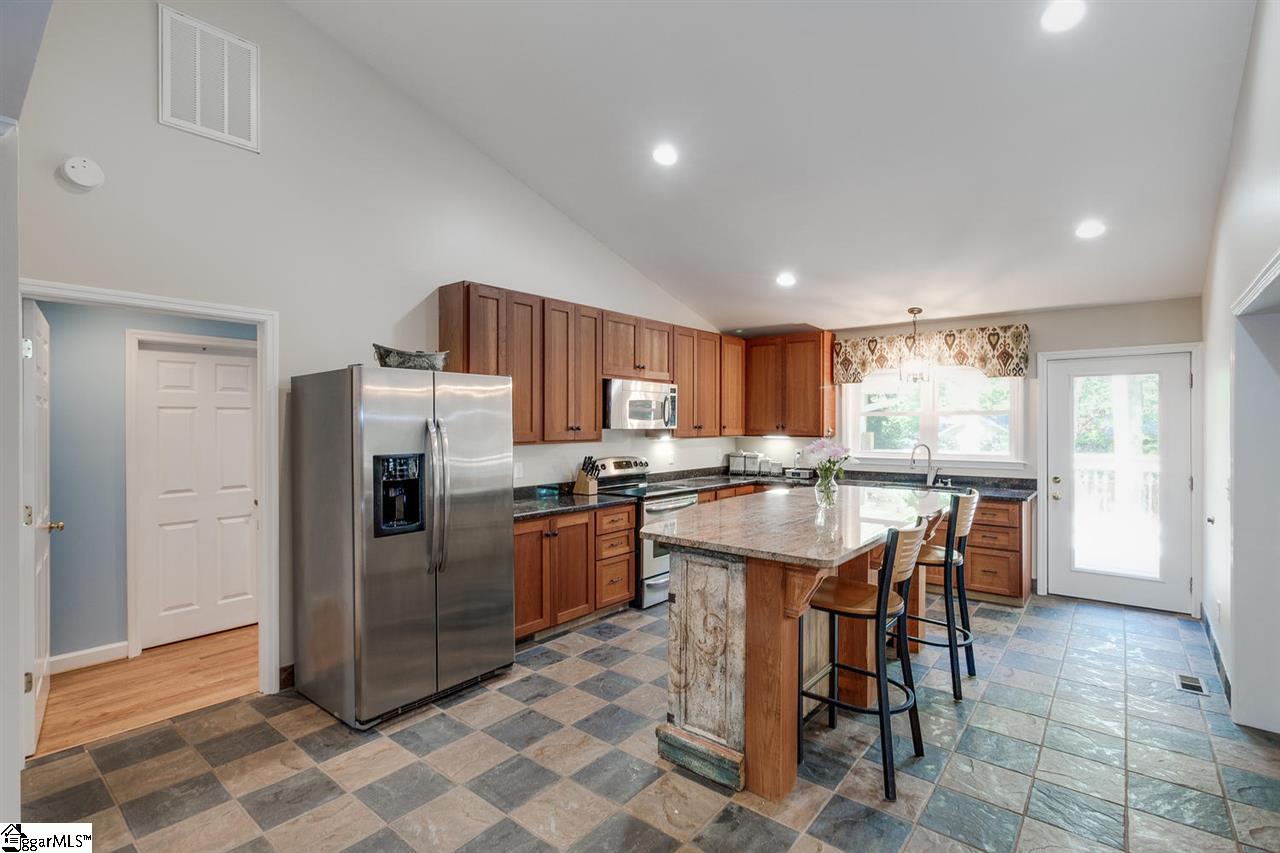 506 Wembley Road Greenville, SC 29607 - Photo 20 of 35