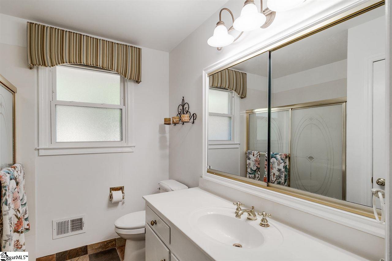 506 Wembley Road Greenville, SC 29607 - Photo 28 of 35