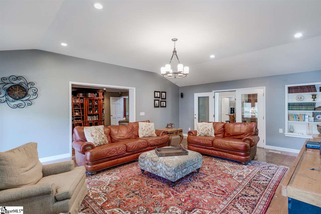 506 Wembley Road Greenville, SC 29607 - Photo 5 of 35