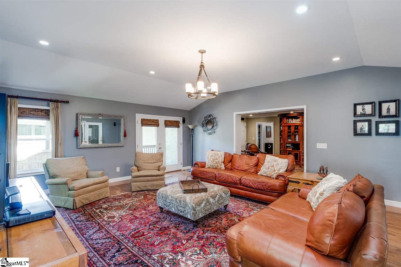 506 Wembley Road Greenville, SC 29607 - Photo 6 of 35