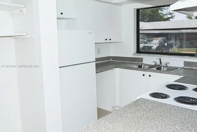 $1,950 | 1100 Southwest 4th Avenue, Unit 16C, Delray Beach, FL 33444