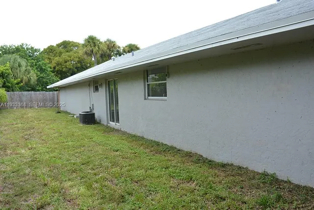 $1,950 | 1100 Southwest 4th Avenue, Unit 16C, Delray Beach, FL 33444