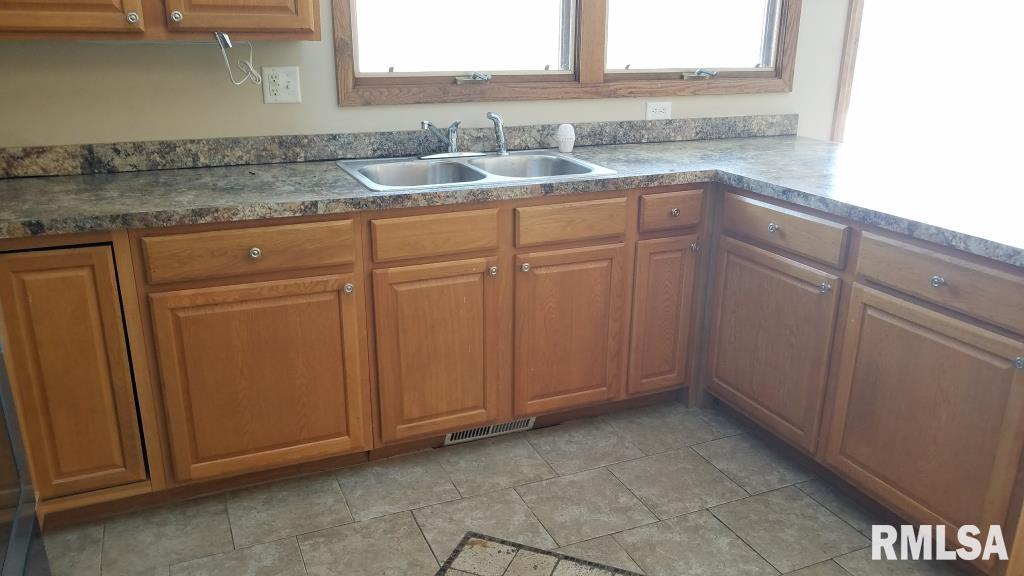 14140 Wolf Road Geneseo, IL 61254 - Photo 6 of 21